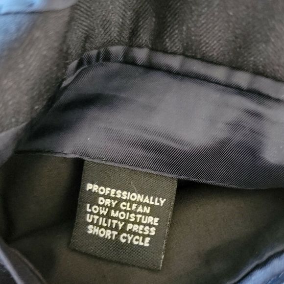 Jos. A Bank Classy 2 Button Suit Jacket ~  Sz 42 ~ Black ~ Lined - Picture 8 of 9